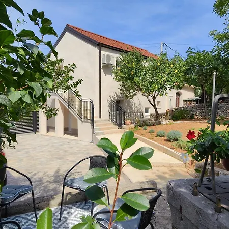 Una Krasica (Primorje-Gorski Kotar)